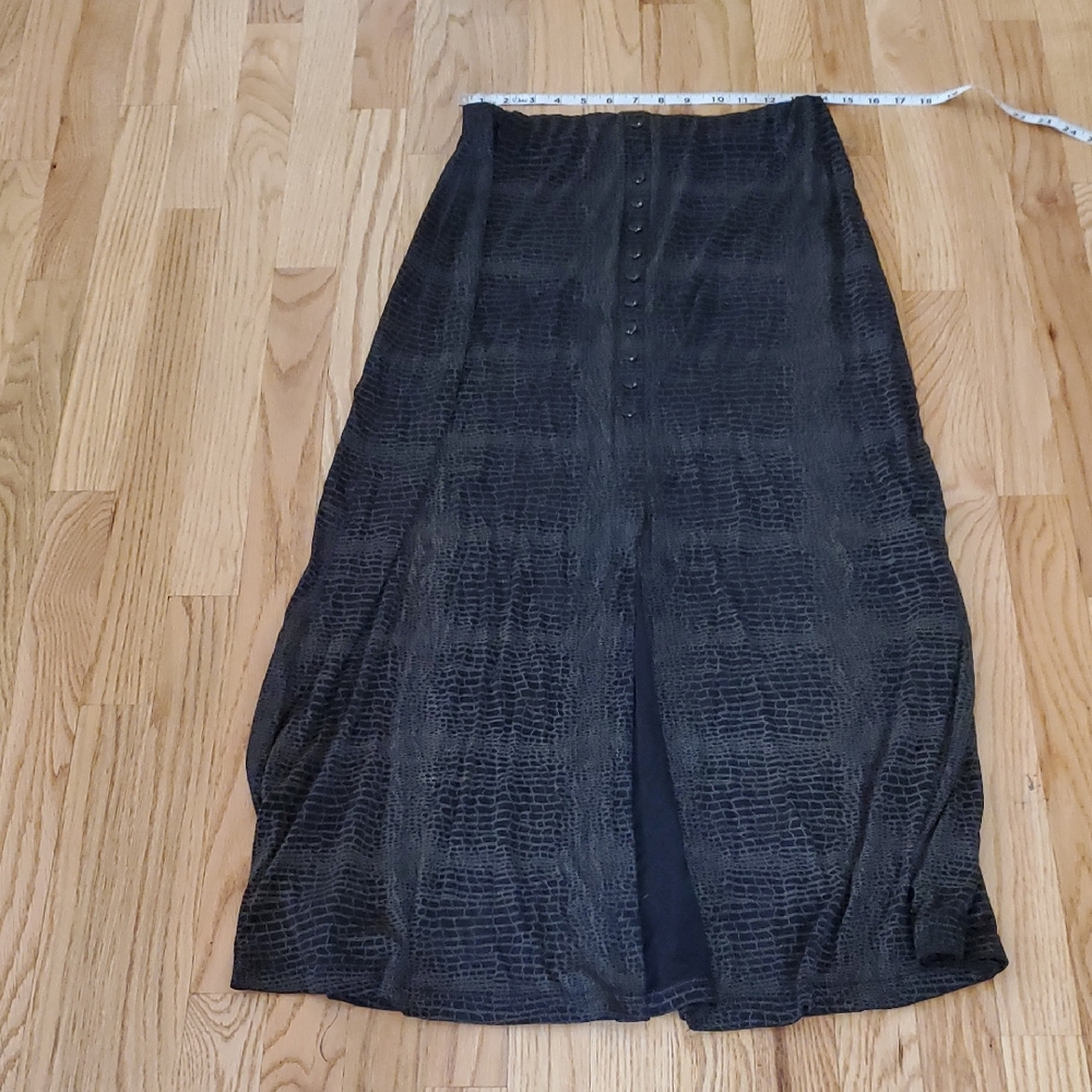 Briggs New York Black Button-Front Midi Skirt